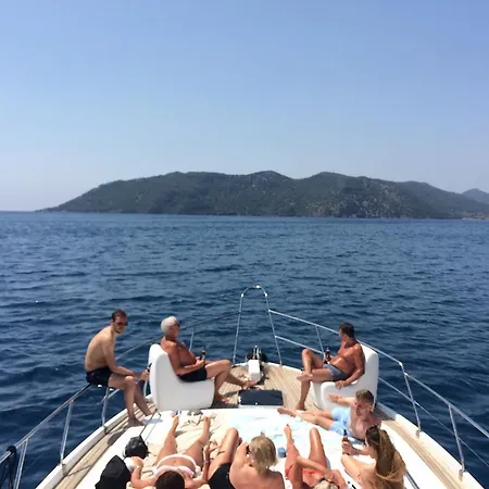 Lagoon-boat *