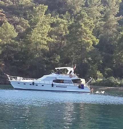 Botel Lagoon-boat *