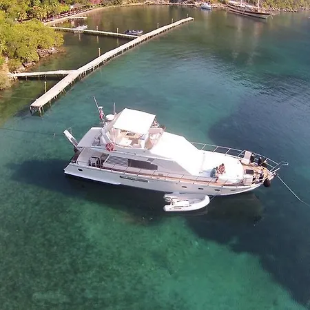 Lagoon-boat *