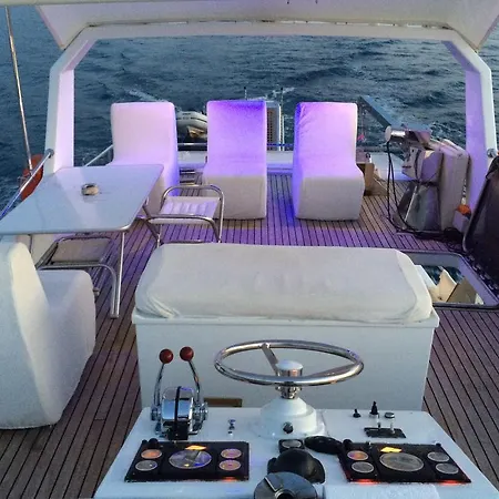 Botel Lagoon-boat *